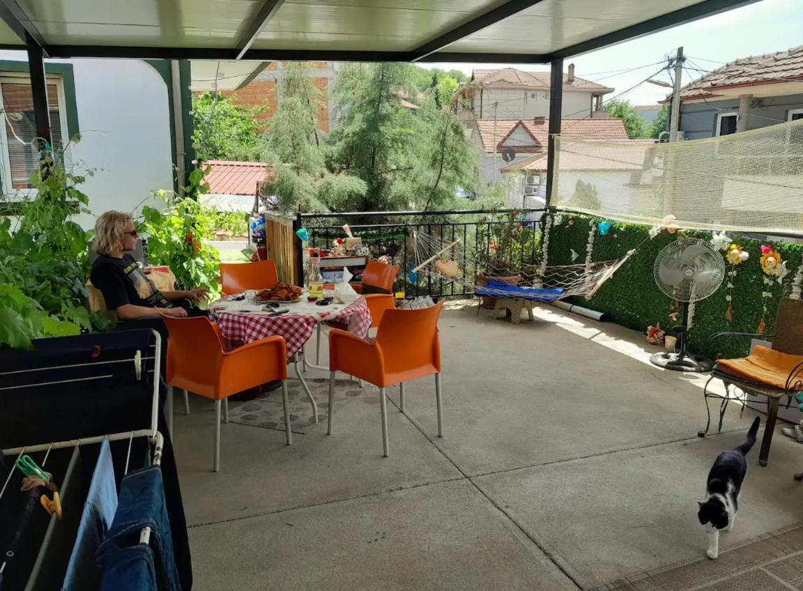 Bed and Breakfast Adem'S Cozy Terrace Retreat Скоп'є Екстер'єр фото